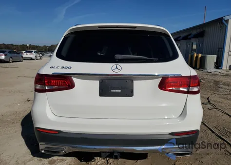 2019 Mercedes-Benz Glc 300 from USA, damaged, VIN WDC0G4JB4KF570161